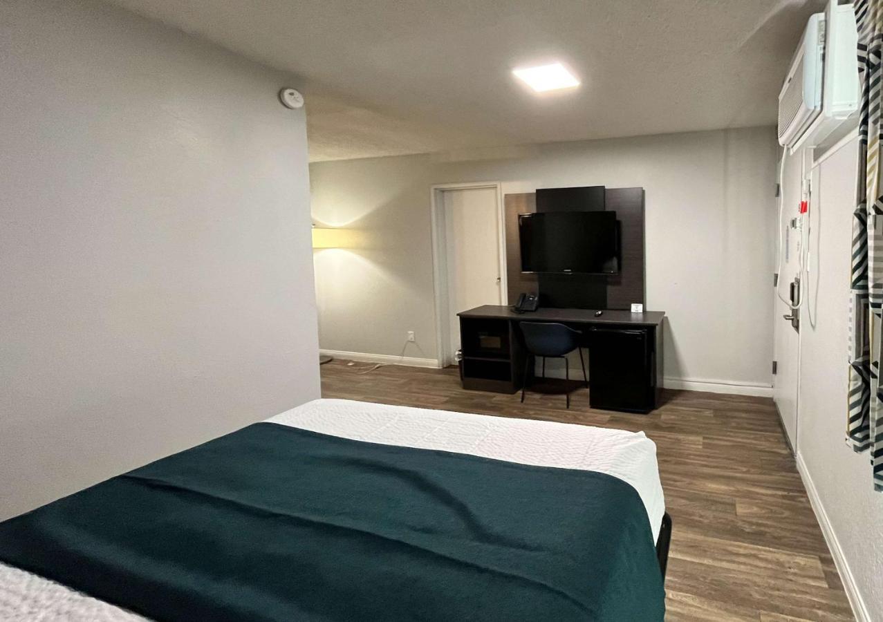 Motel 6 Las Vegas Nv Downtown Fremont St Екстер'єр фото