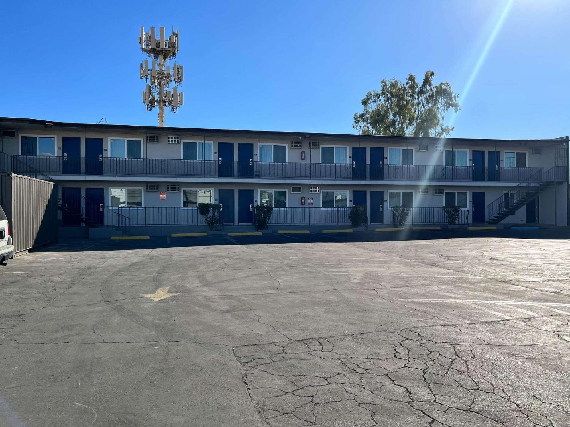 Motel 6 Las Vegas Nv Downtown Fremont St Екстер'єр фото